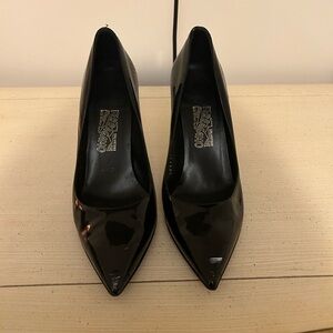 Black patent pointed toe heel